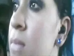 Milf y adolescente lo consiguen con su colección de consoladores.