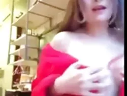Dos chicas lamiendose