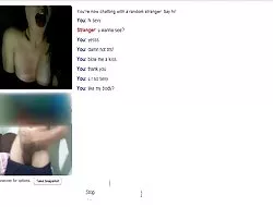Puta Racy escupe en sus manos y frota el jugo