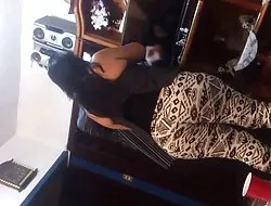 German CharliesAngel se estira el coño de MILF en el puño brutal