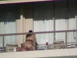 Puta aturdida apareció en el sofá