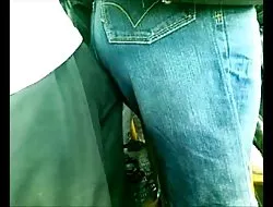 Joven artista con tetas fantásticas.